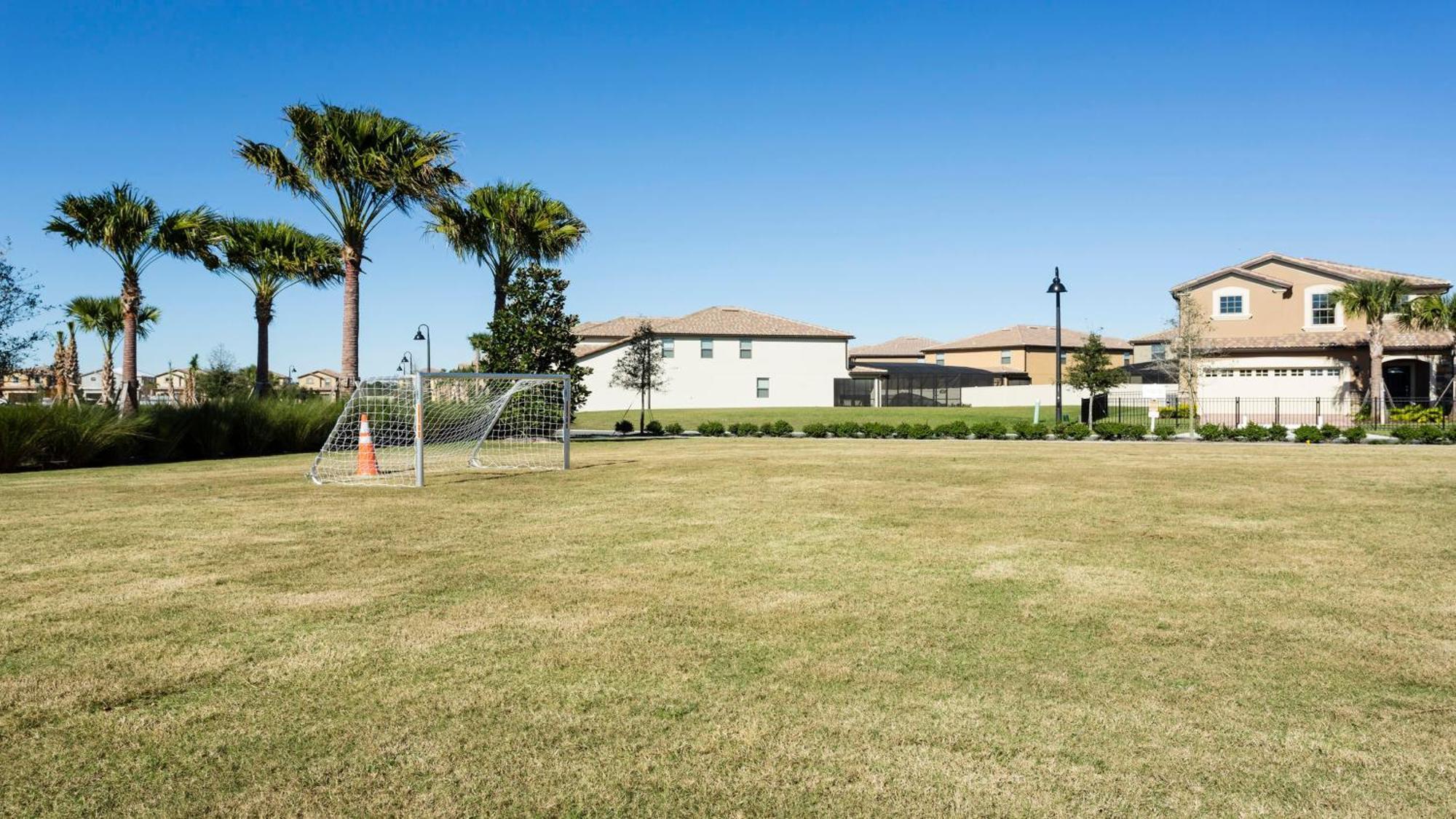 Special Offer Spacious With Pool!